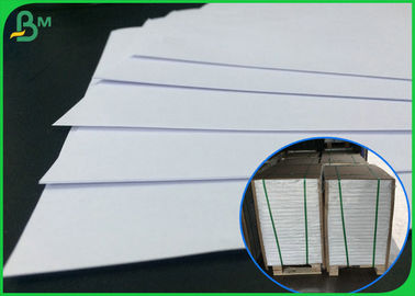 नोटबुक सामग्री के लिए 70GSM व्हाइट Uncoated वुडफ्री प्रिंटिंग पेपर रोल