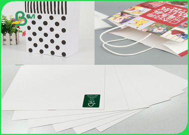 चौड़ाई 748 मिमी × 528 मिमी उच्च कठोरता 250 ग्राम सफेद शीर्ष लाइनर कागज पैकिंग के लिए