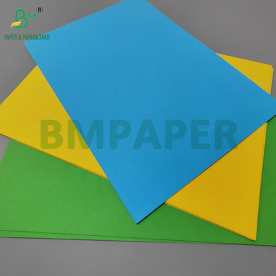 110gsm 150gsm DIY शिल्प के लिए रंगीन ब्रिस्टल पेपर 700 x 1000 मिमी अच्छी मुद्रण क्षमता