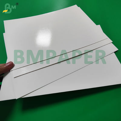 275 ग्राम + 15 ग्राम PE लेपित व्हाइट पेपरबोर्ड फ्रोजन सीफ़ूड पैकेज के लिए 1000 x 700 मिमी