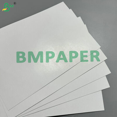 उच्च अपारदर्शिता कठोर चिकनी सतह 310gsm ब्लैक कोर प्लेइंग कार्ड पोकर कार्ड के लिए कच्चा कागज