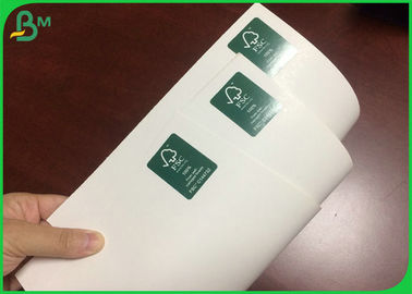 300GSM 610*860MM फोल्डिंग बॉक्स बनाने के लिए सफेद रंग C1S आइवरी बोर्ड