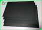 प्रिंट करने योग्य 250 ग्राम 300 ग्राम काले कार्डबोर्ड की शीट्स अच्छा स्ट्रेनघ उपहार बॉक्स सामग्री