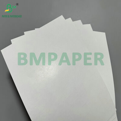 बोर्ड गेम निर्माताओं के लिए मोटाई उच्च कठोरता ब्लैक कोर 310gsm 320gsm प्लेइंग कार्ड पेपर